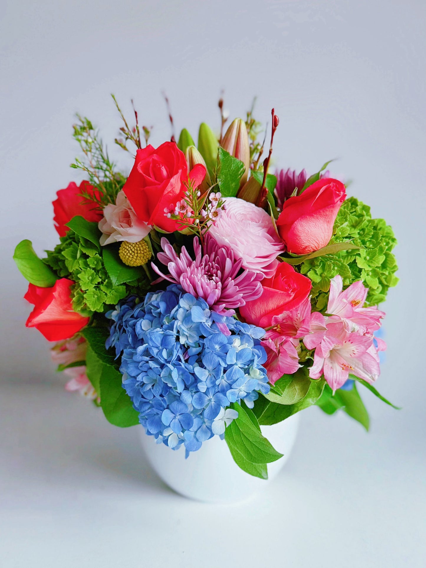 Bloom and Petals_Elegant Fusion_vase arrangement