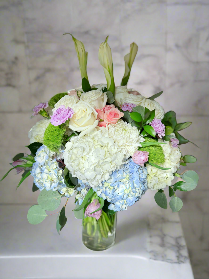 Blossom Breeze - Vase arrangement
