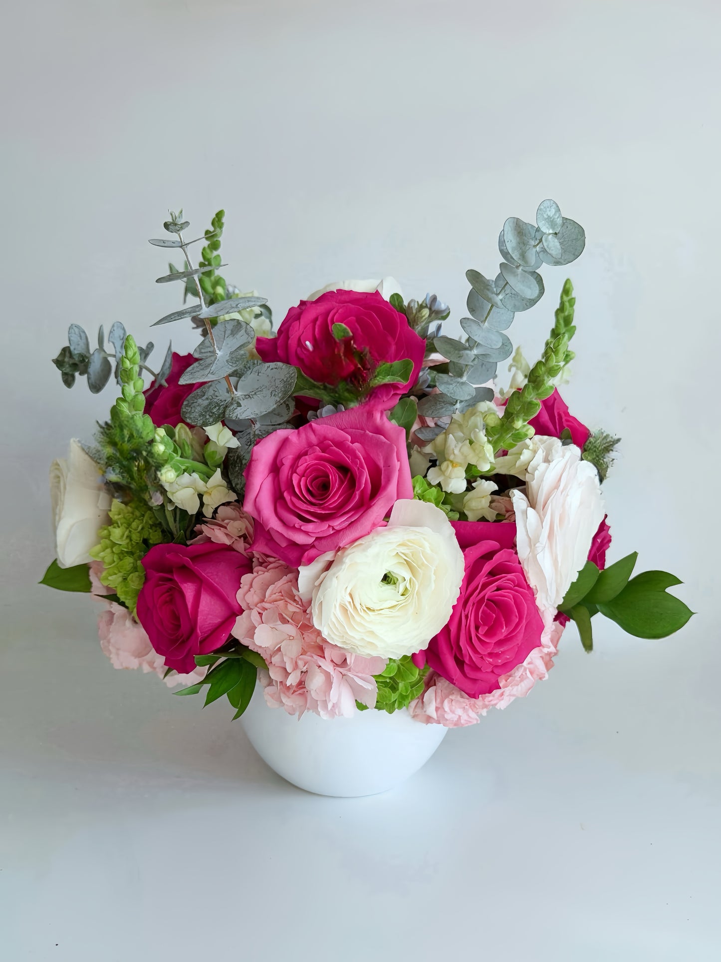 Petals & Pearls-Vase arrangement