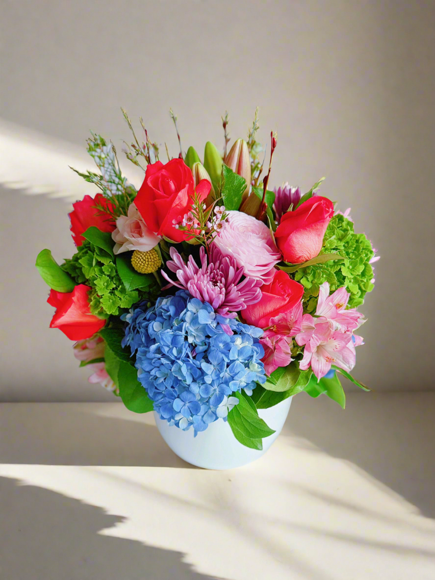 Elegant Fusion- Short flower vase arrangement